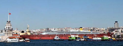 Bahama bandral 315 metre uzunluundaki V. Kerkis adl yk gemisi stanbul Boaz'ndan geti.