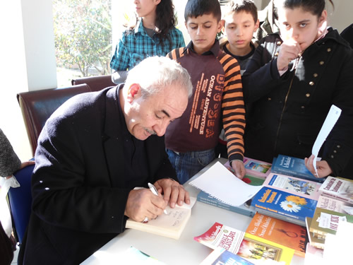 skdar Belediyesi Kltr ve Sosyal ler Mdrl tarafndan dzenlenen ve Aratrmac-Yazar Vehbi Vakkasolu'nun sunduu ''anakkale Bir Destandr'' konulu konferans skdarllarn youn ilgisi ile karlat.