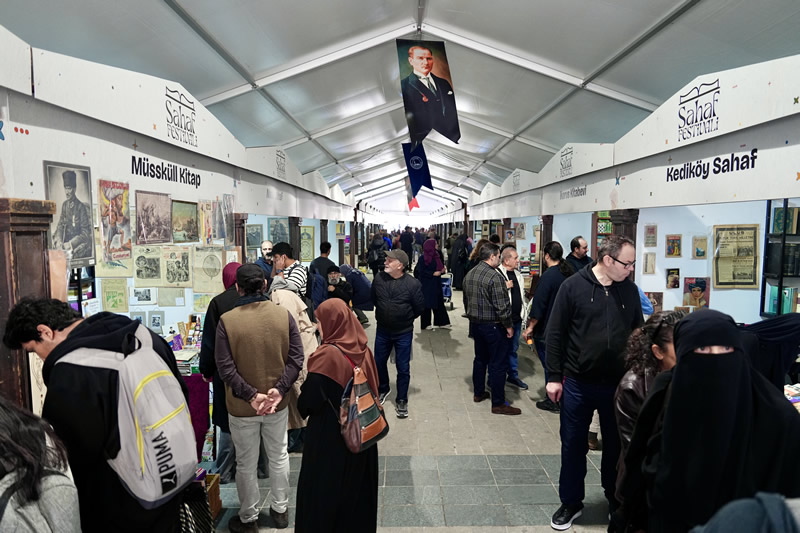 skdar Belediyesi tarafndan kltr ve sanat alannda nemli bir etkinlik olan Sahaf Festivali kitapseverleri bir araya getirmek zere Mimar Sinan ars'nda balad.