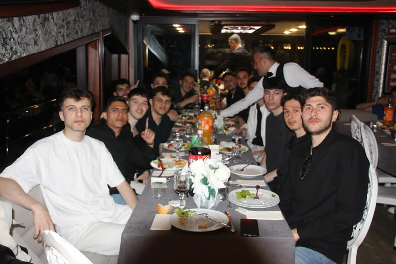 Kksu Rasathanespor sezonun sona ermesine  hafta kala byk bir baarya imza atarak ampiyon oldu.
