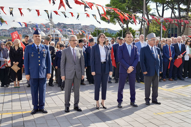 ''19 Eyll Gaziler Gn'' skdar emsipaa Meydan'nda dzenlenen tren ile kutland.