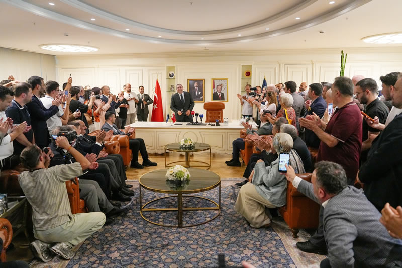 G�ltekin, &ldquo;Art�k g�n tart��malar� geride b�rakarak �sk�darl� hem�erilerimizle kol kola girip hep beraber onlara hizmet etme vaktidir.&rdquo;