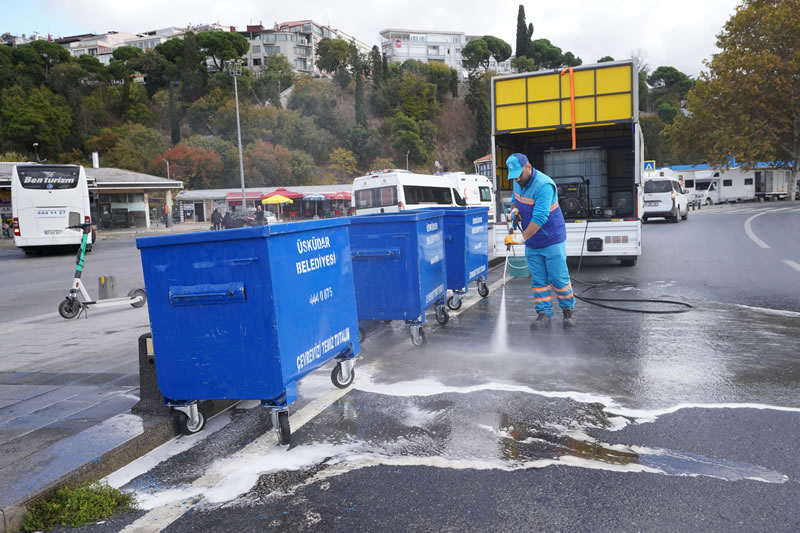 skdar Belediyesi temiz bir skdar iin temizlik almalarn youn bir ekilde srdryor.