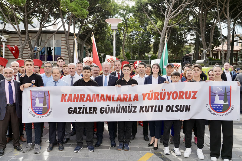 skdar'da, ''19 Eyll Gaziler Gn'' kapsamnda emsipaa Meydan'nda tren dzenlendi.