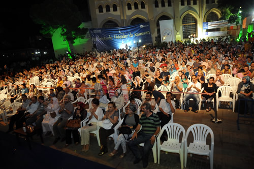 Zeyd oto konser verdii atmosferden etkilenirken skdar'n yaanacak bir ile olduunu ve bunun kymetinin bilinmesi gerektiini syledi.