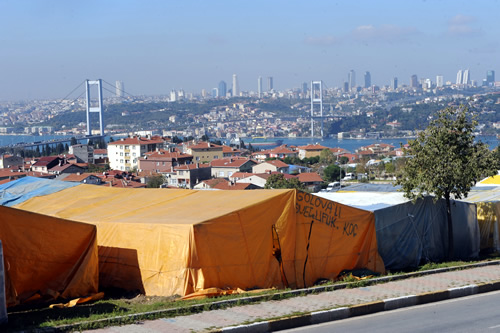 skdar Belediyesi de eitli noktalara kurduu kurban kesim yerleri ile bayrama hazr hale geldi.