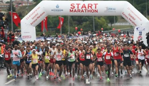 33. Avrasya Maratonu'na yal havaya ramen stanbullular youn ilgi gsterdi