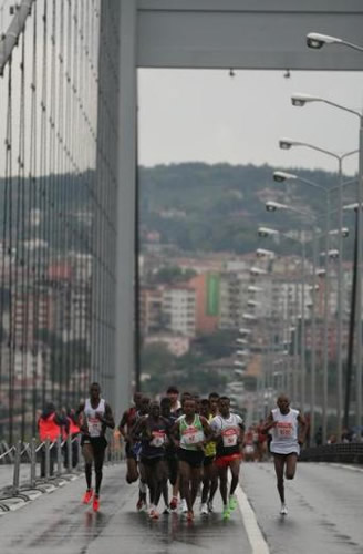 33. Avrasya Maratonu'na yal havaya ramen stanbullular youn ilgi gsterdi