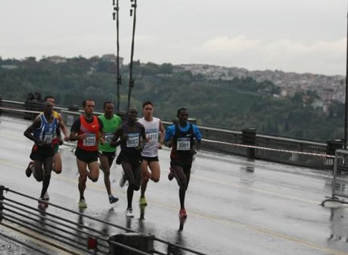 33. Avrasya Maratonu'na yal havaya ramen stanbullular youn ilgi gsterdi