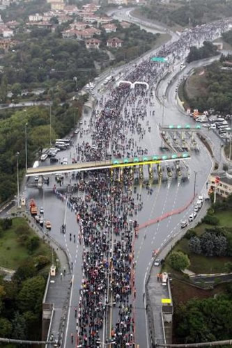 33. Avrasya Maratonu'na yal havaya ramen stanbullular youn ilgi gsterdi