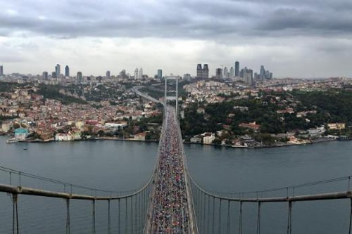 33. Avrasya Maratonu'na yal havaya ramen stanbullular youn ilgi gsterdi