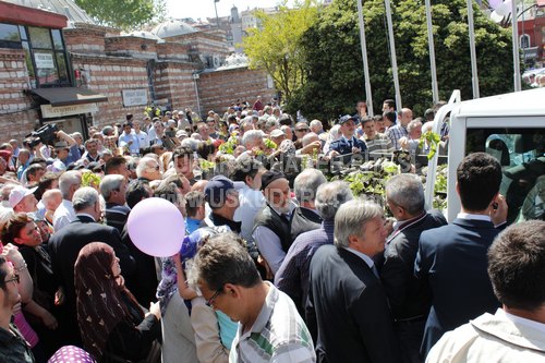 skdar, Mor Salkmlarla enlendi