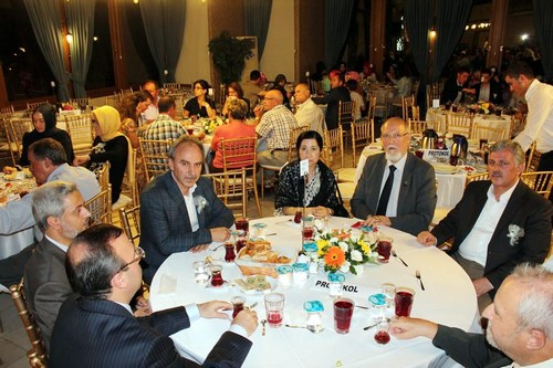 skdar Aznlk Cemaatlerinin temsilcileri iftar programnda bir araya geldi