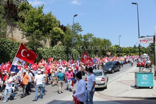 skdar ''Milli radeye Sayg'' iin yollara dt