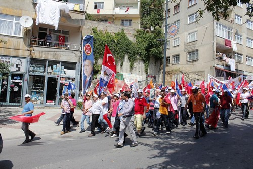 skdar ''Milli radeye Sayg'' iin yollara dt