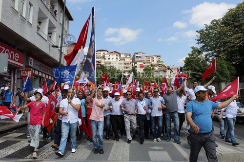 skdar ''Milli radeye Sayg'' iin yollara dt