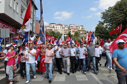 skdar ''Milli radeye Sayg'' iin yollara dt