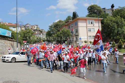 skdar ''Milli radeye Sayg'' iin yollara dt