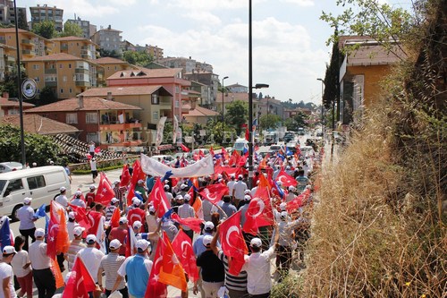 skdar ''Milli radeye Sayg'' iin yollara dt