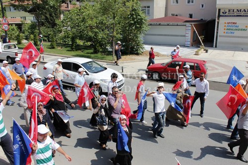 skdar ''Milli radeye Sayg'' iin yollara dt