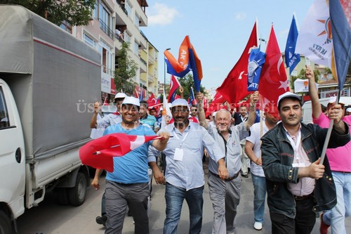 skdar ''Milli radeye Sayg'' iin yollara dt