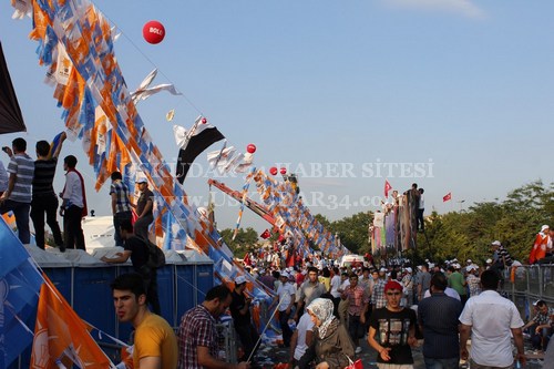 skdar ''Milli radeye Sayg'' iin yollara dt