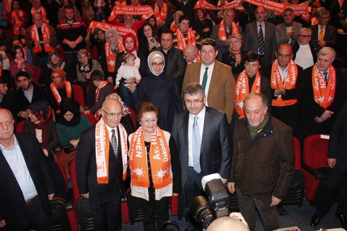 Hilmi Trkmen skdar'da gvde gsterisi yapt