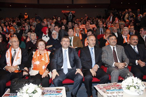 Hilmi Trkmen skdar'da gvde gsterisi yapt