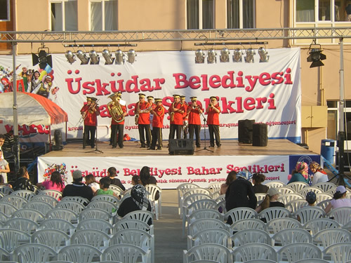 Bahelievler Mahallesi bahar enlii balad