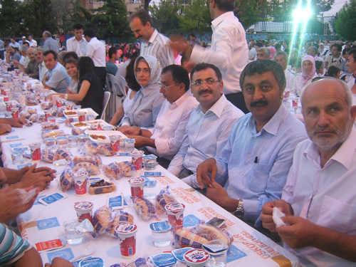 Bahelievler Mahallesi sokak iftar