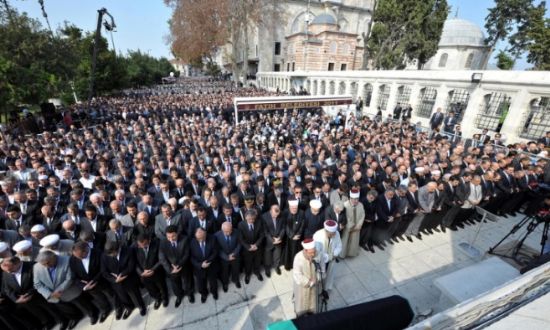 Babakan Erdoan, Annesini Gzyalaryla Ebediyete Uurlad