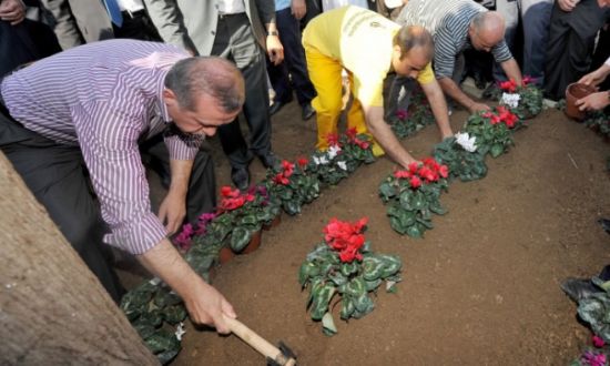 Babakan Erdoan, Annesini Gzyalaryla Ebediyete Uurlad