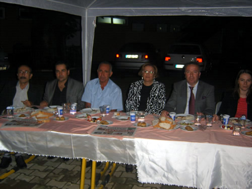 engelky lkretim Okulu'nda iftar