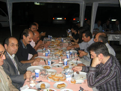 engelky lkretim Okulu'nda iftar