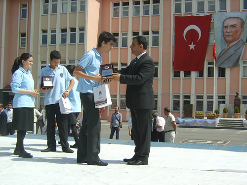 engelky Lisesi Trkiye'nin En Kaliteli Okulu dl Treni