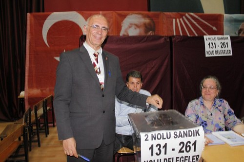 skdar CHP'de seimi Erdoan Altan kazand