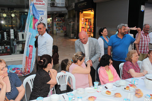 CHP skdar Selamiali Efendi Caddesi'nde Sokak ftar dzenledi