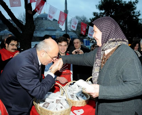 CHP skdar'da simit datt