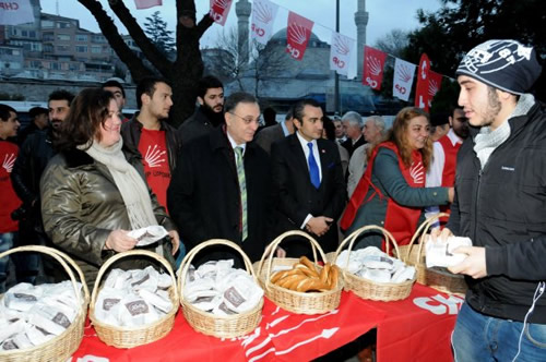 CHP skdar'da simit datt