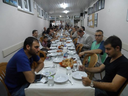 Cide Souksu Dernei geleneksel ramazan ay iftar yapld