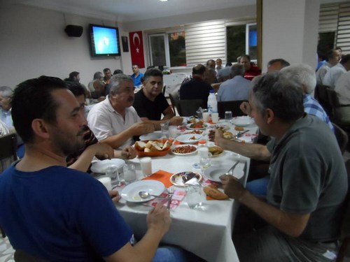 Cide Souksu Dernei geleneksel ramazan ay iftar yapld