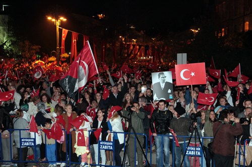 Cumhuriyetimizin 90. Yl stanbul Boaz'nda Cokuyla Kutland