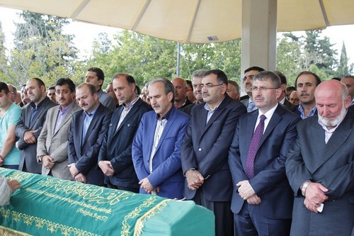 Hseyin adr son yolculuuna skdar akirin Camii'nden uurland