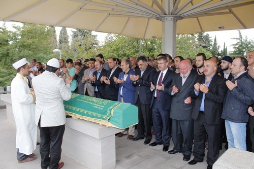 Hseyin adr son yolculuuna skdar akirin Camii'nden uurland