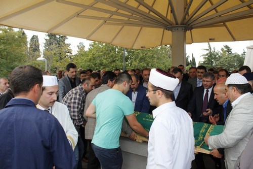 Hseyin adr son yolculuuna skdar akirin Camii'nden uurland