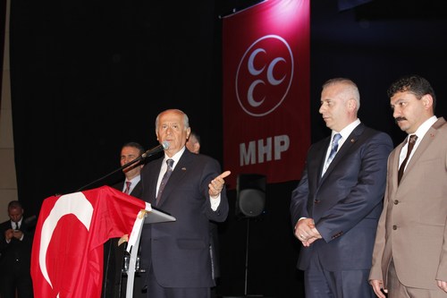 MHP Genel Bakan Devlet Baheli, skdar'da dzenlenen Meclis yesi tantm programna katld