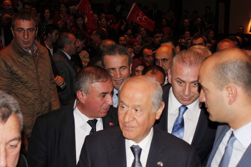 MHP Genel Bakan Devlet Baheli, skdar'da dzenlenen Meclis yesi tantm programna katld