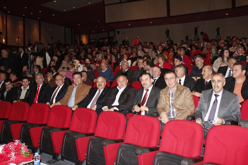 MHP Genel Bakan Devlet Baheli, skdar'da dzenlenen Meclis yesi tantm programna katld