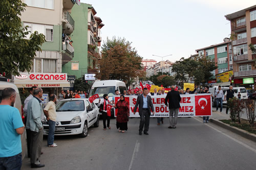 MHP skdar'n ''Trkiye Uyuma ehidine Sahip k'' yry