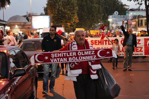 MHP skdar'n ''Trkiye Uyuma ehidine Sahip k'' yry